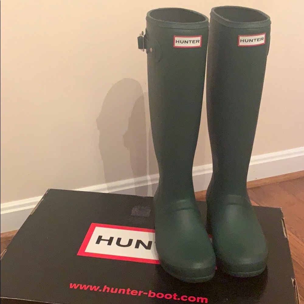 Mint condition hunter green boots